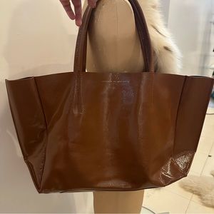 Gorgeous Ampersand As Apostrophe Caramel Bag with inside pouch